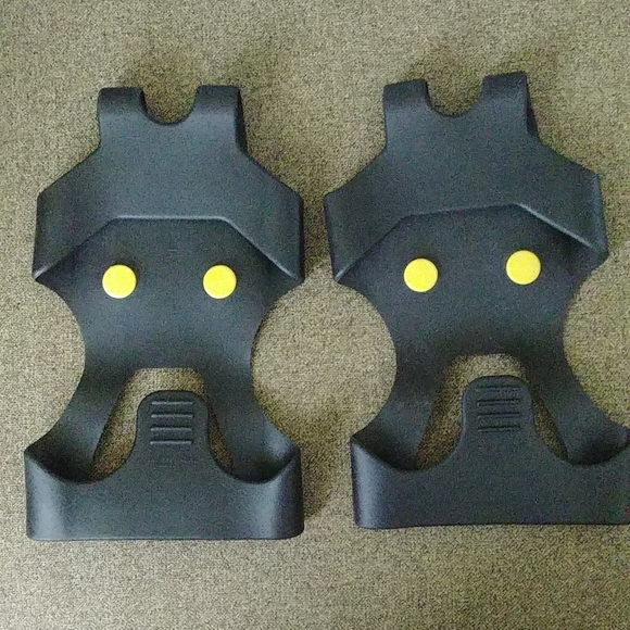 NWT ICE TRACTION SLIP-ON FOOTGEAR FOR ICE AND SNOW - Picture 2 of 9